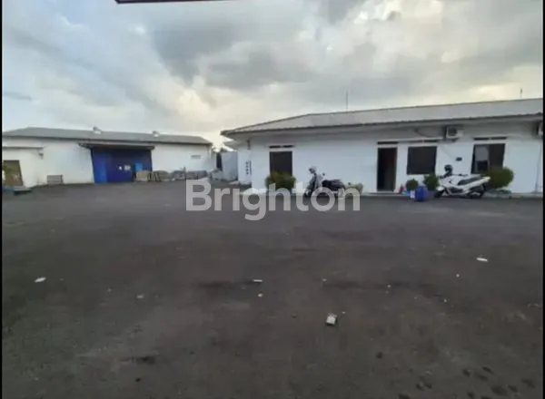 GUDANG BESAR SIAP PAKAI BANGUNAN KOKOH