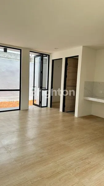 image RUMAH BARU SIAP HUNI DI CENDANA ICON LIPPO KARAWACI UTARA TANGERANG (3)
