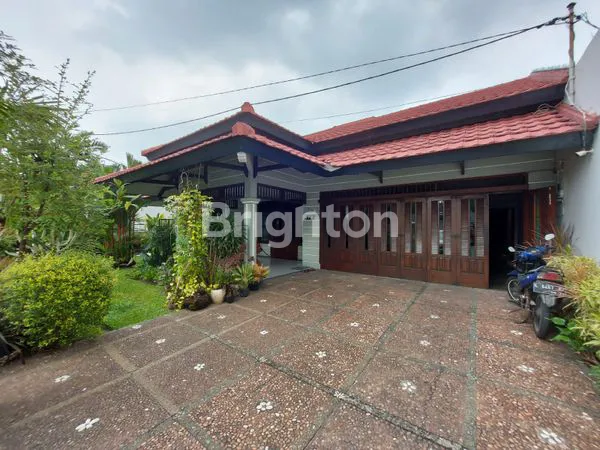 image RUMAH MEWAH TERAWAT SIDOSERMO PDK DIJUAL  (2)