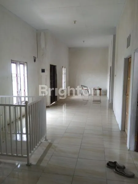 image RUMAH 2 LANTAI DI KOTA BATU DENGAN HALAMAN YANG LUAS (8)