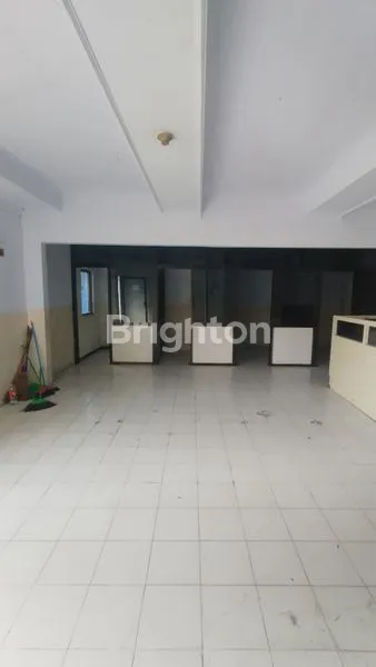 image GUDANG LOKASI STRATEGIS DI TEGAL BESAR JEMBER (7)