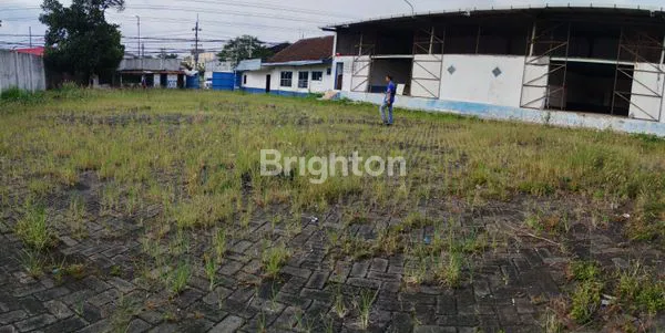 image GUDANG LOKASI STRATEGIS DI TEGAL BESAR JEMBER (2)