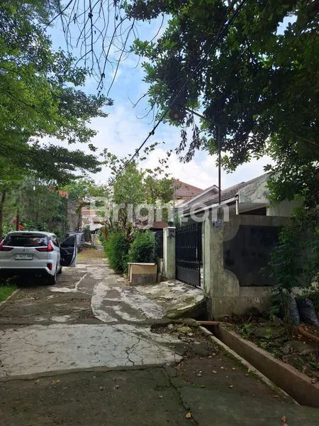 image RUMAH DENGAN TANAH YG LUAS DI PUSAT KOTA DEPOK (2)