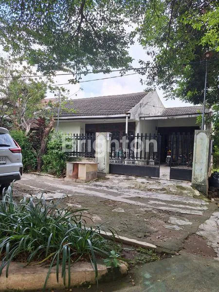 image RUMAH DENGAN TANAH YG LUAS DI PUSAT KOTA DEPOK (1)