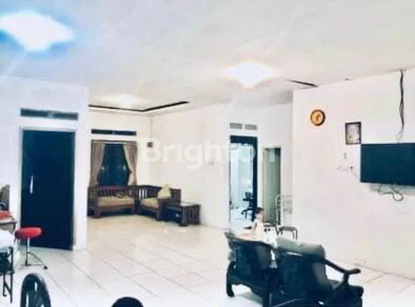 image RUMAH CANTIK, ASRI, HALAMAN LUAS DI GUNUNG SINDUR (6)