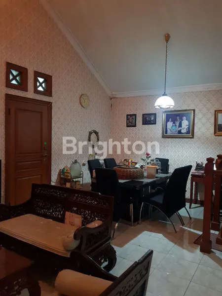 image RUMAH CANTIK DI HOOK SEMI FURNISH DEKAT GRAND WISATA DUKUH ZAMRUD MUSTIKA JAYA KOTA BEKASI (6)