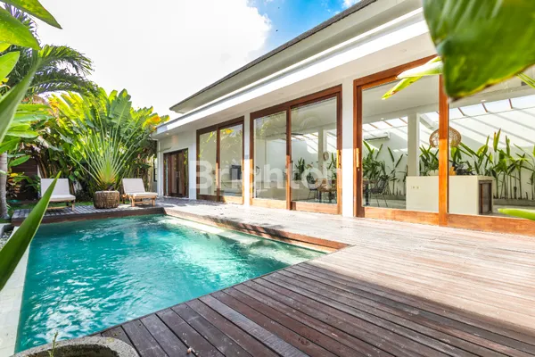 image ENCLOSED STYLISH 2 BR 2.5 BTH IN THE HEART OF CANGGU (3)