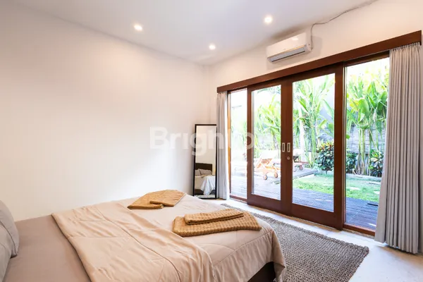 image ENCLOSED STYLISH 2 BR 2.5 BTH IN THE HEART OF CANGGU (7)