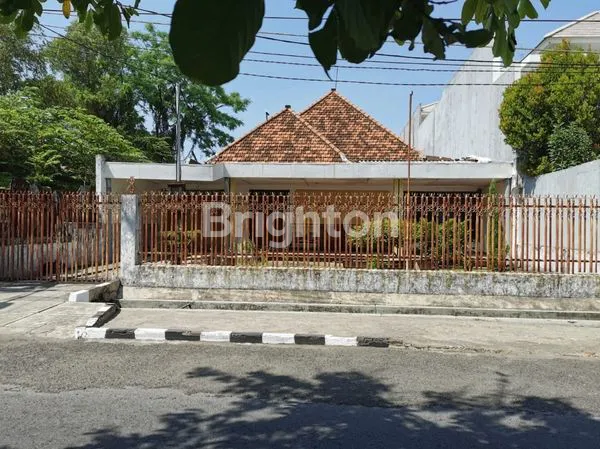 image RUMAH KOSONGAN, LEGA, FISIK KUAT, STRATEGIS JL. LOMBOK SURABAYA (1)
