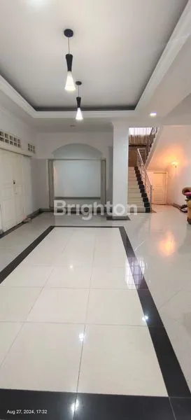 image RUMAH SIAP HUNI DAN RAPIH  (8)