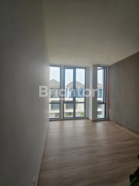 image RUMAH PANTAI MUTIARA 3 LANTAI,BREEZA PANTAI MUTIARA PLUIT JAKARTA UTARA (6)