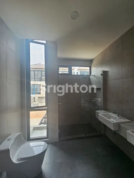 image RUMAH PANTAI MUTIARA 3 LANTAI,BREEZA PANTAI MUTIARA PLUIT JAKARTA UTARA (8)