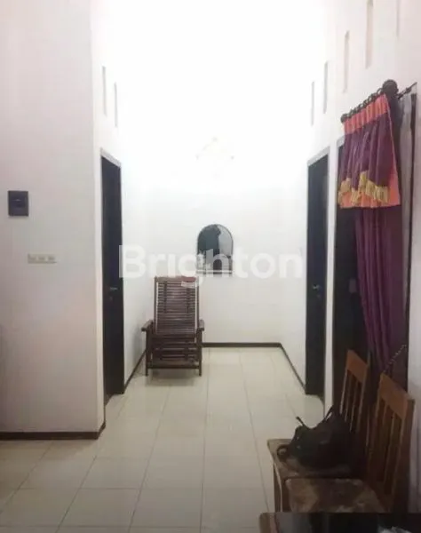 image RUMAH BAGUS 2LT MODERN, KOKOH SEMI FURNISHED DI DIENG KOTA MALANG (2)