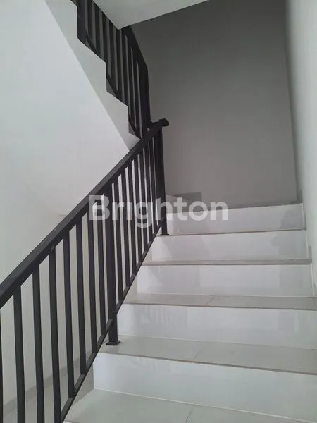 image RUMAH 2 LANTAI MERUYA (4)