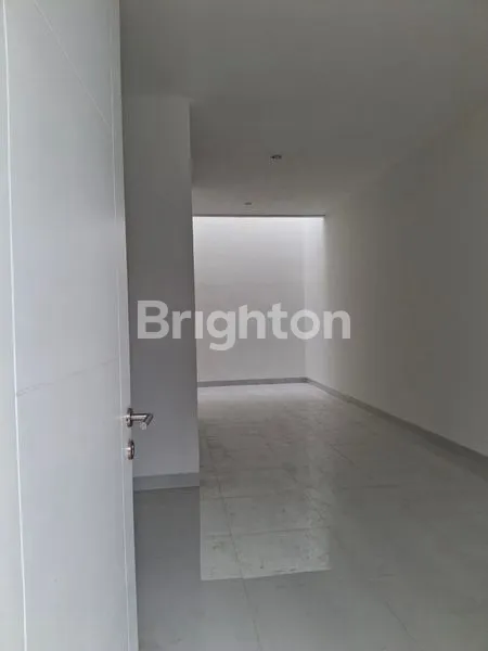 image RUMAH 2 LANTAI MERUYA (3)