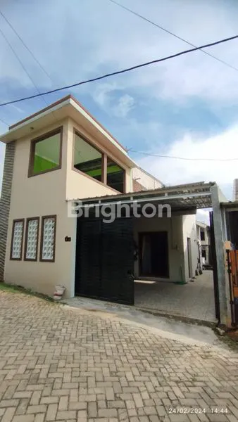 image RUMAH DENGAN BONUS VIEW CANTIK PEGUNUNGAN DITAMAN BERINGIN INDAH NGALIYAN SEMARANG (1)