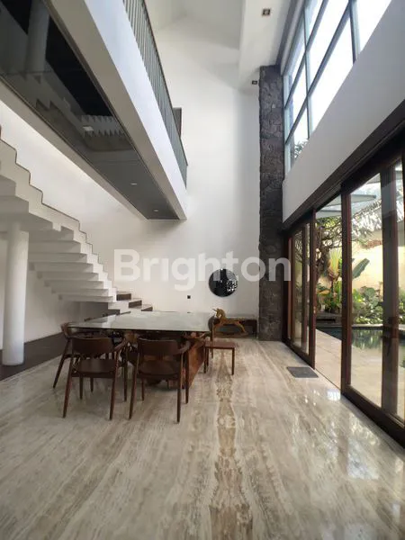 image DIJUAL RUMAH HUNIAN SERASA DI VILLA BALI RUMAH BARU GRESS PAKUWON CITY SURABAYA (7)