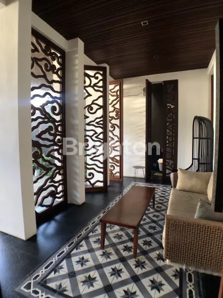 image DIJUAL RUMAH HUNIAN SERASA DI VILLA BALI RUMAH BARU GRESS PAKUWON CITY SURABAYA (6)