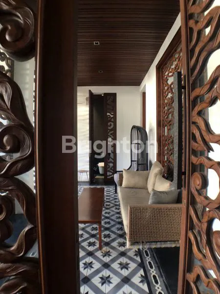 image DIJUAL RUMAH HUNIAN SERASA DI VILLA BALI RUMAH BARU GRESS PAKUWON CITY SURABAYA (2)