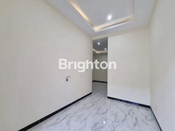 image RUMAH BARU GRESS DUA LANTAI DI MULYOSARI TENGAH (2)
