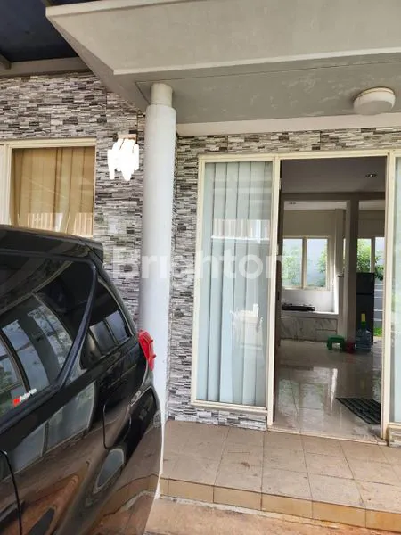 image RUMAH 2 LANTAI FULL FURNISHED CLUSTER MISSISSIPPI JGC CAKUNG JAKARTA TIMUR (1)