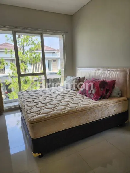 image RUMAH 2 LANTAI FULL FURNISHED CLUSTER MISSISSIPPI JGC CAKUNG JAKARTA TIMUR (6)