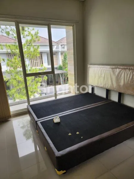 image RUMAH 2 LANTAI FULL FURNISHED CLUSTER MISSISSIPPI JGC CAKUNG JAKARTA TIMUR (7)