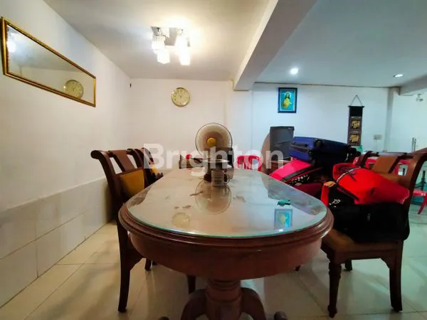 image RUMAH DI TAMAN RATU JAKARTA BARAT (1)