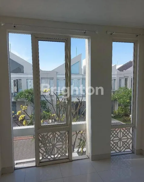 image  RUMAH GRAND PAKUWON SELANGKAH KE   FOODJUNCTION DEKAT MARGOMULYO, DEKAT   BENOWO (5)