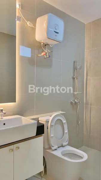 image RUMAH CANTIK 3 LANTAI DI NUVASA BAY BATAM (5)