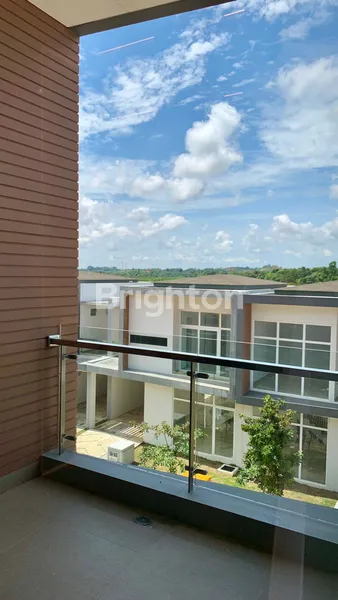 image RUMAH CANTIK 3 LANTAI DI NUVASA BAY BATAM (7)