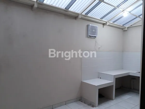 image RUKO 3 LANTAI SIAP PAKAI DEKAT TOL PASIR KOJA (5)