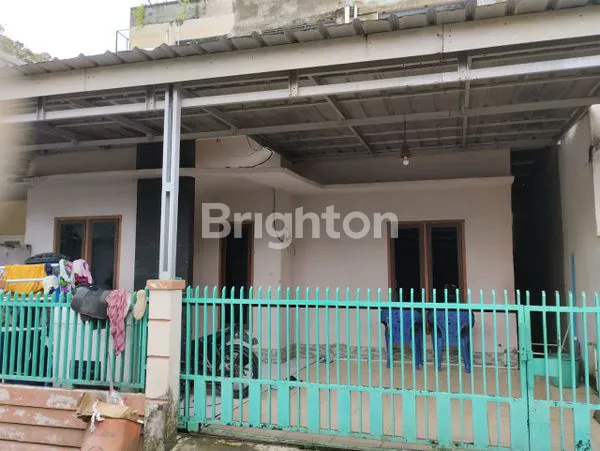 image RUMAH BESERTA ISINYA, DI DEKAT SMA 11 PALEMBANG, SUMSEL, INDONESIA (1)