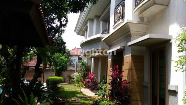 image JUAL RUMAH DI TAMAN CILANDAK (1)