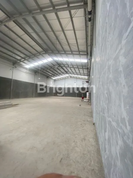 image KOMPLEX PERGUDANGAN MODERN RASA VILLA (6)