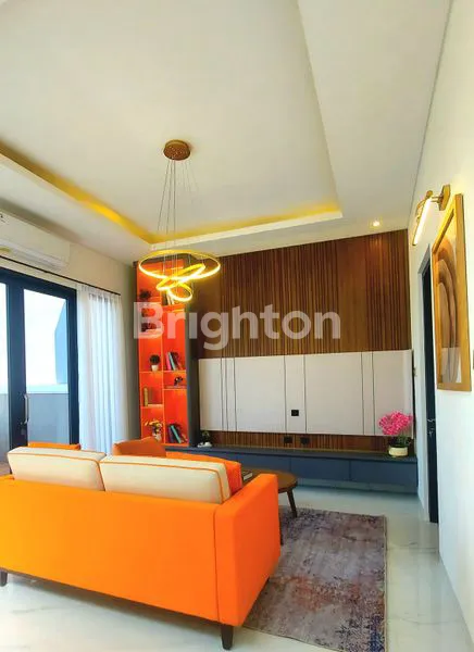 image FREE FURNISHED RUMAH TENGAH KOTA 3 LANTAI HANYA 2 M AN DEKAT CIPUTPRA WORLD DAN MAYJEND SUNGKONO BEBAS BANJIR READY 4 UNIT BARU GRESS 2 LANTAI (8)