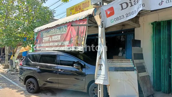 image DIJUAL TOKO BESERTA BARANG DAGANGAN, TOKO ALAT-ALAT OLAH RAGA (2)