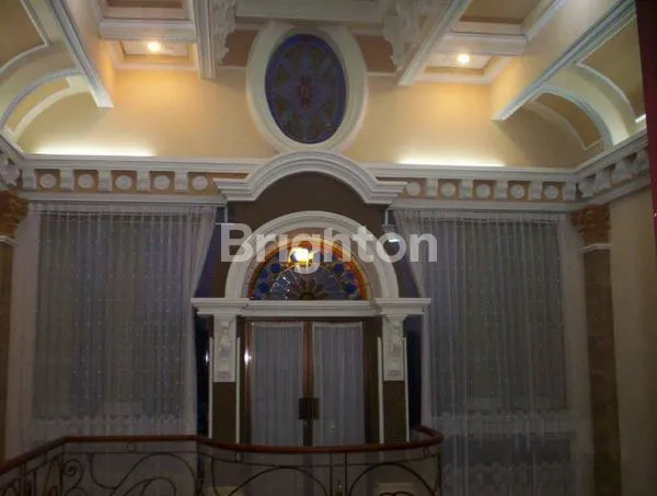 image RUMAH MEWAH DAN KANTOR TOKO NEGO DAERAH GALUNGGUNG MALANG (4)