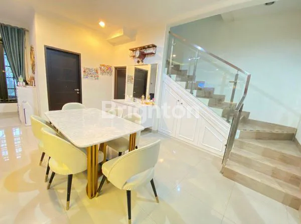 image RUMAH CANTIK BARU RENOV LOKASI STRATEGIS DI LEBAK BULUS (6)