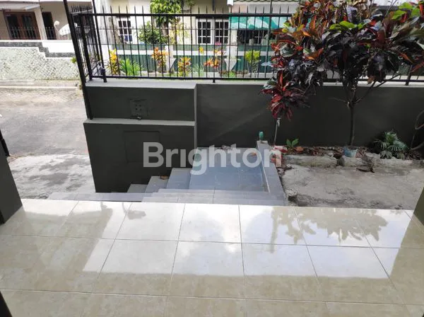 image DISEWAKAN RUMAH PARKIR LUAS DI BUKIT DIENG (6)