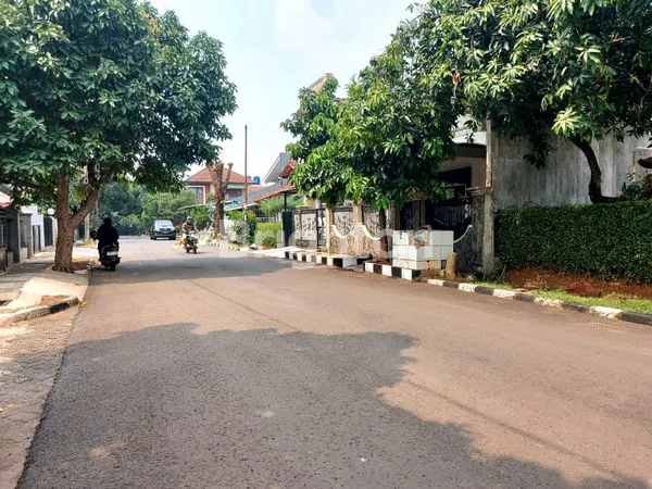 image RUMAH TANAH LUAS LOKASI STRATEGIS PINGGIR JALAN RAYA DAN LINGKUNGAN ASRI (7)