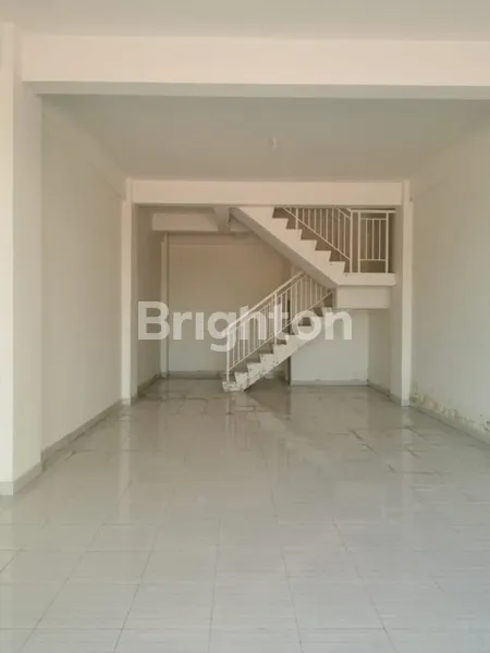 image RUKO SIAP PAKAI DEKAT UNESA SELANGKAH KE TOL GUNUNG SARI (3)