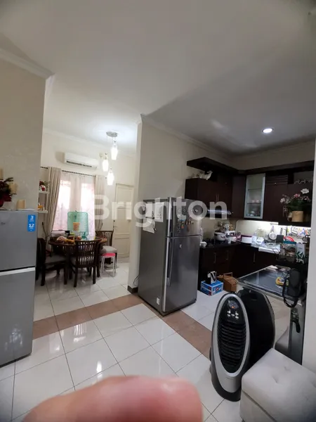 image RUMAH TERAWAT CLUSTER CRYSTAL GADING SERPONG (3)