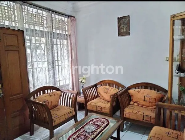 image RUMAH CANTIK TERAWAT SIAP DIHUNI DAERAH SARIJADI (2)