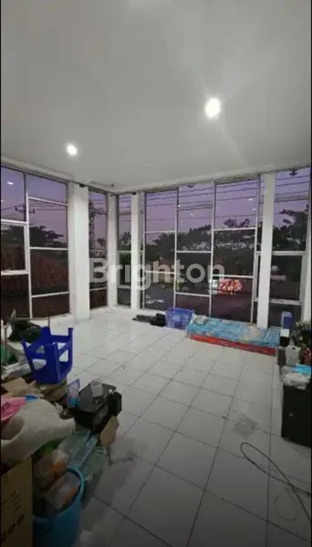 image RUKO 3 LANTAI DI TEMBALANG. KAWASN STRATEGIS. BISA DIBELI KOSONGAN ATAU PLUS OPER BISNIS TOKO LISTRIK (5)