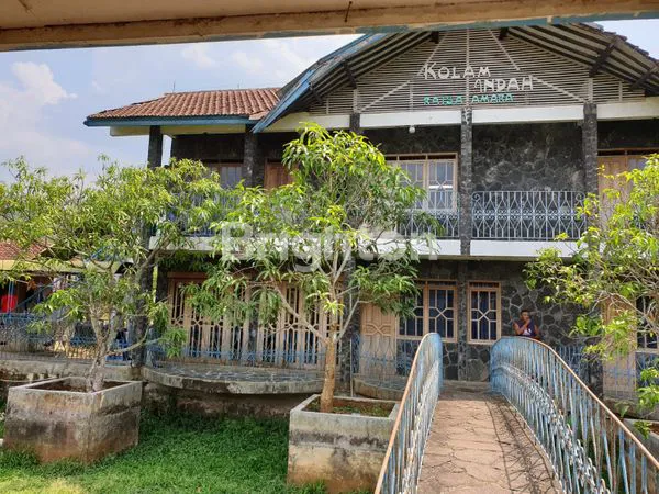 image DIJUAL VILLA 2 LANTAI HANYA HITUNG TANAH DI JALAN RAYA WADO SUMEDANG. COCOK UTK TEMPAT USAHA (4)