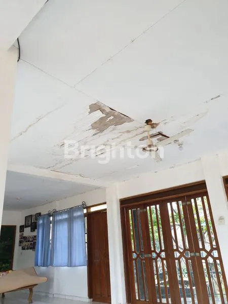 image DIJUAL VILLA 2 LANTAI HANYA HITUNG TANAH DI JALAN RAYA WADO SUMEDANG. COCOK UTK TEMPAT USAHA (6)