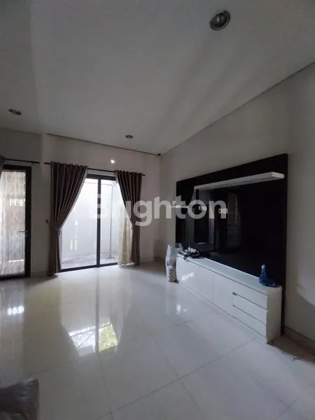 image RUMAH MEWAH FULL FURNISH COLOMADU (4)