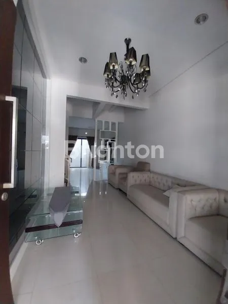 image RUMAH MEWAH FULL FURNISH COLOMADU (2)