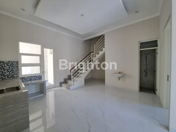 image RUMAH GRESS MINIMALIS DI JEMURSARI ROW 5 MOBIL LUEBARRR POLLL (6)